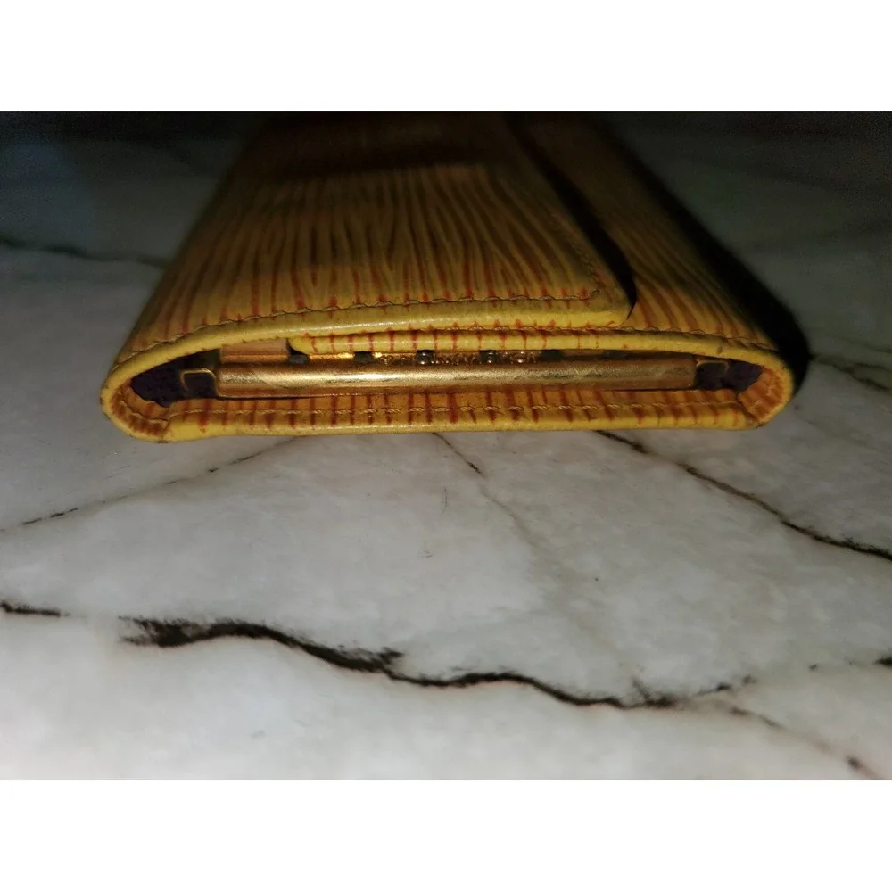 Louis Vuitton‎ Vintage 6 Key Holder Yellow Epi Leather MI0953
